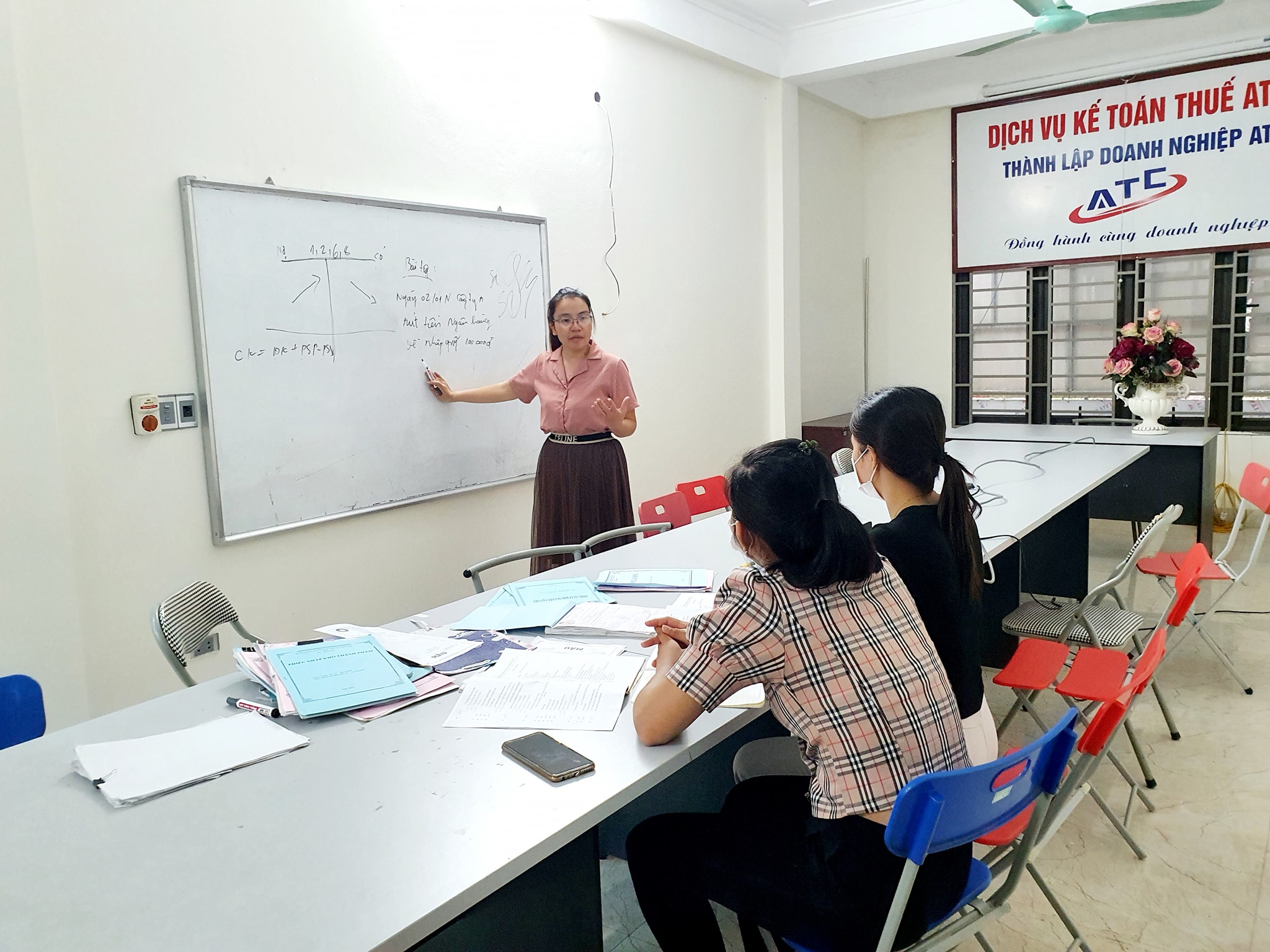 Học kế toán thực tế tại Thanh Hóa, Học kế toán thực tế cấp tốc ở Thanh Hóa, trung tâm dạy kế toán tại Thanh Hóa- Tất cả có tại trung tâm ATC ATC Liên tục chiêu sinh các khóa học kế toán tổng hợp tại Thanh Hóa, Học kế toán thuế ở Thanh Hóa, Học kế toán cho người mới bắt đầu ở Thanh Hóa.