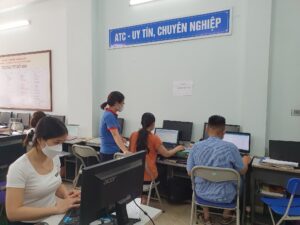 Trung tâm tin học văn phòng cấp tốc tại Thanh Hóa Địa chỉ trung tâm tin học văn phòng cấp tốc tại Thanh Hóa, Lớp học tin học văn phòng tại Thanh Hóa, tất tần tật về tin học văn phòng tại Thanh Hóa sẽ có tại trung tâm đào tạo TIN HỌC VĂN PHÒNG ATC.  Trước nhân viên của mình có theo học bên trung tâm ATC, về làm việc rất tốt, nói cái gì cũng biết. Mình thích quá nên mình cũng đến để đăng ký học. Không thể thua nhân viên của mình được.