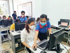 Học tin học văn phòng tại Thanh Hóa Cách sửa lỗi font chữ trong Word hiệu quả 100% Lỗi font chữ trong word là lỗi thường gặp trong quá trình soạn thảo văn bản. Nếu đang gặp rắc rối với vấn đề này hãy theo dõi cách sửa lỗi font chữ trong bài viết dưới đây để tìm giải quyết đơn giản nhé! Lỗi font chữ trong word là tình huống mà bất kì người nào đã, đang từng làm việc với hệ điều hành Microsoft Word chắc chắn đã gặp phải. Việc gặp lỗi font chữ có thể xảy ra trong quá trình soạn thảo văn bản, download văn bản từ trên mạng internet về máy hay file văn bản được copy dữ liệu từ máy tính khác sang. Hướng dẫn sửa lỗi font chữ trong Microsoft Word Đây được coi là một lỗi khá cơ bản trong quá trình sử dụng hệ điều hành này. Cách sửa lỗi font chữ trong word cũng chẳng khó khăn gì. Tuy nhiên, vẫn có rất nhiều người vẫn gặp khó khăn mà chưa biết thủ thuật khắc phục lỗi cơ bản. Đừng lo hãy đọc bài viết này để biết cách sửa lỗi phông chữ trong word đơn giản nhất nhé!