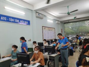 Học kế toán thực hành tại Thanh Hóa- trung tâm kế toán ATC Quy trình làm sổ sách kế toán trong doanh nghiệp sản xuất Nhiều bạn kế toán vẫn còn bỡ ngỡ với quy trinh làm sổ sách kế toán trong doanh nghiệp sản xuất. Bài tổng hợp dưới đây của trung tâm đào tạo kế toán ATC xin chia sẻ với các bạn một cách nhìn tổng quát nhất về quy trình này nhé!