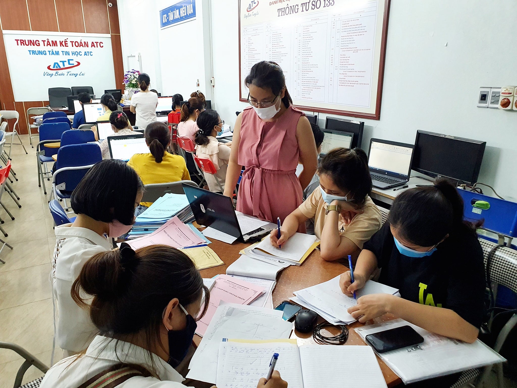 Khóa học kế toán thuế tại Thanh Hóa Khóa học kế toán thuế tại Thanh Hóa Bản thân vẫn chưa đủ cố gắng để hiểu về cái nghề mà mình đang theo đuổi nên kiến thức