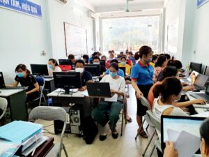 Học kế toán thực hành tại Thanh Hóa Học nghề gì cho dễ xin việc bây giờ? Nhà thì nghèo, Bố mẹ làm nông nghiệp không đủ sức để lo tiền chạy việc chỗ nọ chỗ kia như gia đình khác.