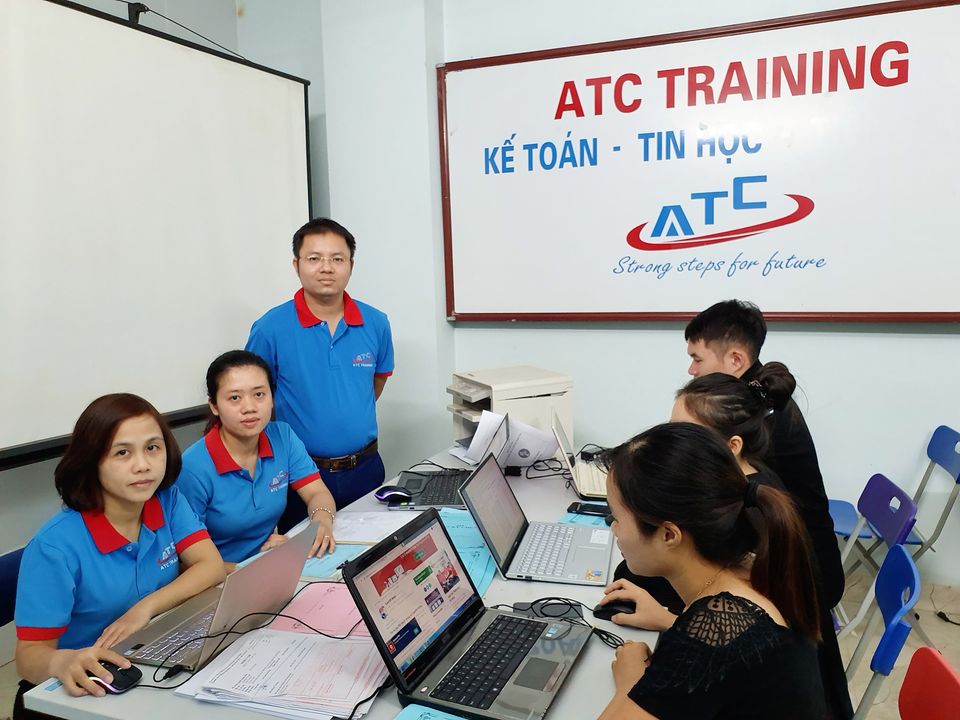 Học kế toán cấp tốc ở Thanh Hóa Khóa học kế toán cấp tốc tại Thanh Hóa Khóa học kế toán cấp tốc tại Thanh Hóa Hạnh phúc là cho đi Ở một trường trung học,