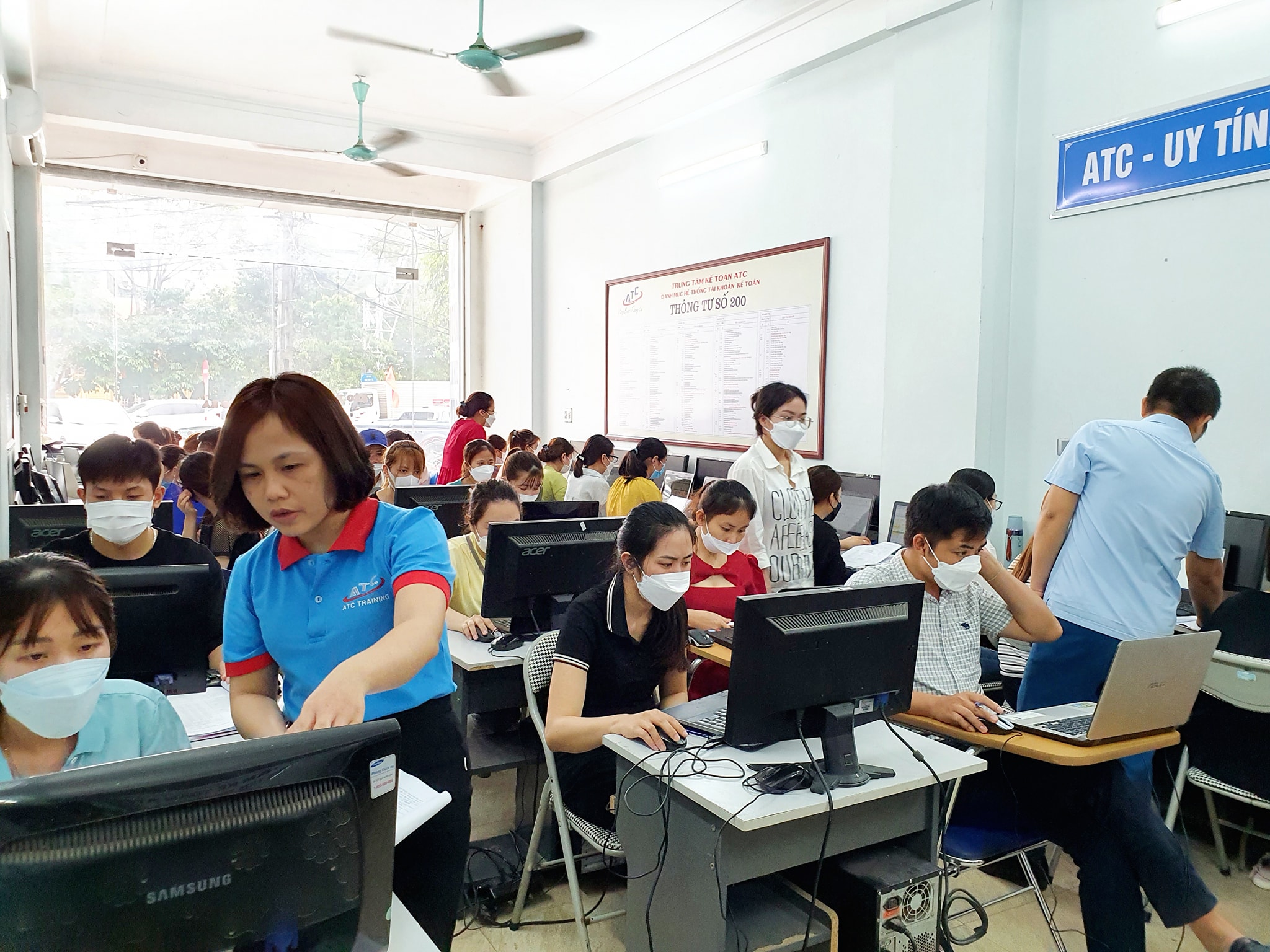 Học kế toán tốt nhất tại Thanh Hóa Trời NẮNG NHƯ ĐỔ LỬA...nhưng em vượt hàng 100km để đến học ATC không gì tuyệt vời hơn