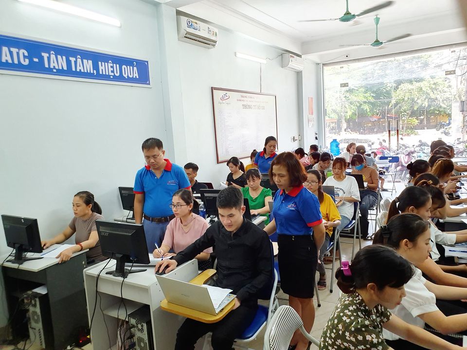 Học kế toán cấp tốc tại Thanh Hóa "BIẾT ƠN THẦY CÔ ATC" Là cụm từ đa số các em gửi đến Trung tâm trong 10 năm qua...