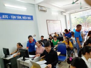 Học kế toán tại Thanh Hóa Học viên của ATC miệt mài thực hành trên bộ chứng từ của doanh nghiêp bất kể ngày nắng, ngày mưa…