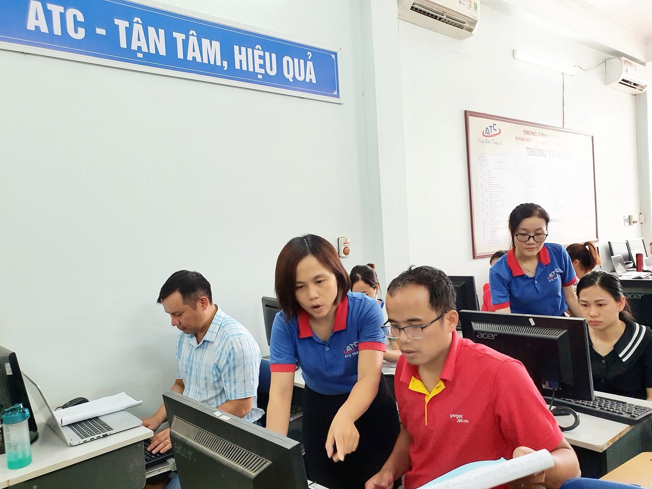 hoc ke toan thue tai thanh hoa Thầy Cô ATC luôn NHẸ NHÀNG, CẦN MẪN CHỈ DẠY TỪNG HỌC VIÊNCẦM TAY CHỈ VIỆC...phương pháp hiệu quả tại ATC...