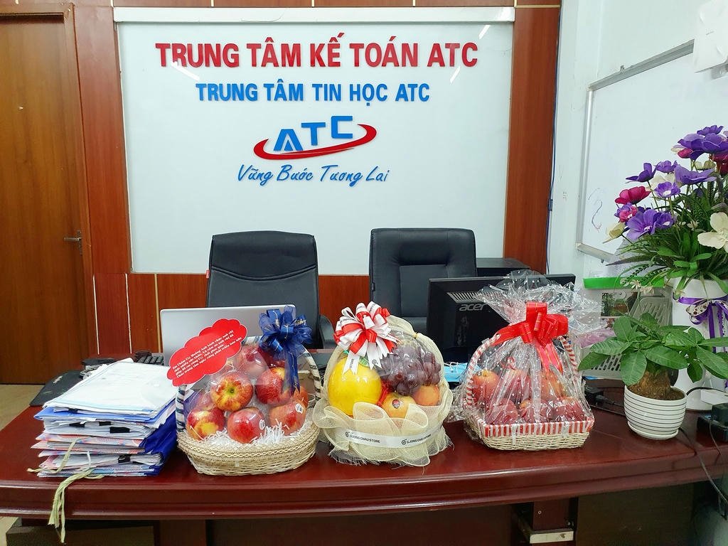 hoc ke toan o thanh hoa HÔM NAY Chẳng phải NGÀY LỄ nhưng ATC LIÊN TỤC nhận những món QUÀ cảm ơn từ Học viên TỐT NGHIỆP
