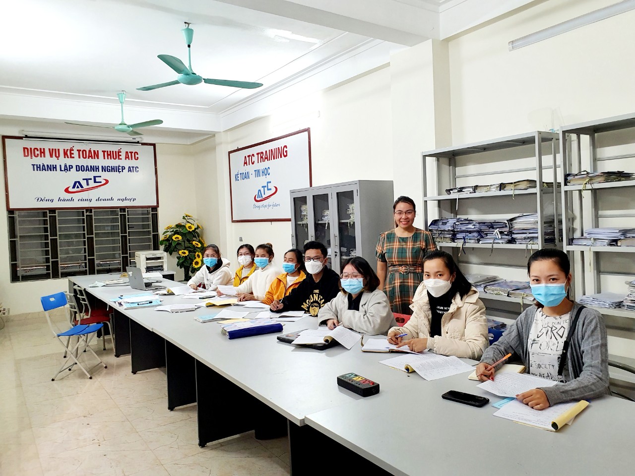 Trung tâm kế toán tại thanh hóa TRUNG TÂM KẾ TOÁN THỰC HÀNH - TIN HỌC VĂN PHÒNG CÓ SỨC HÚT TẠI THANH HÓAĐiểm đến của uy tín và chất lượng