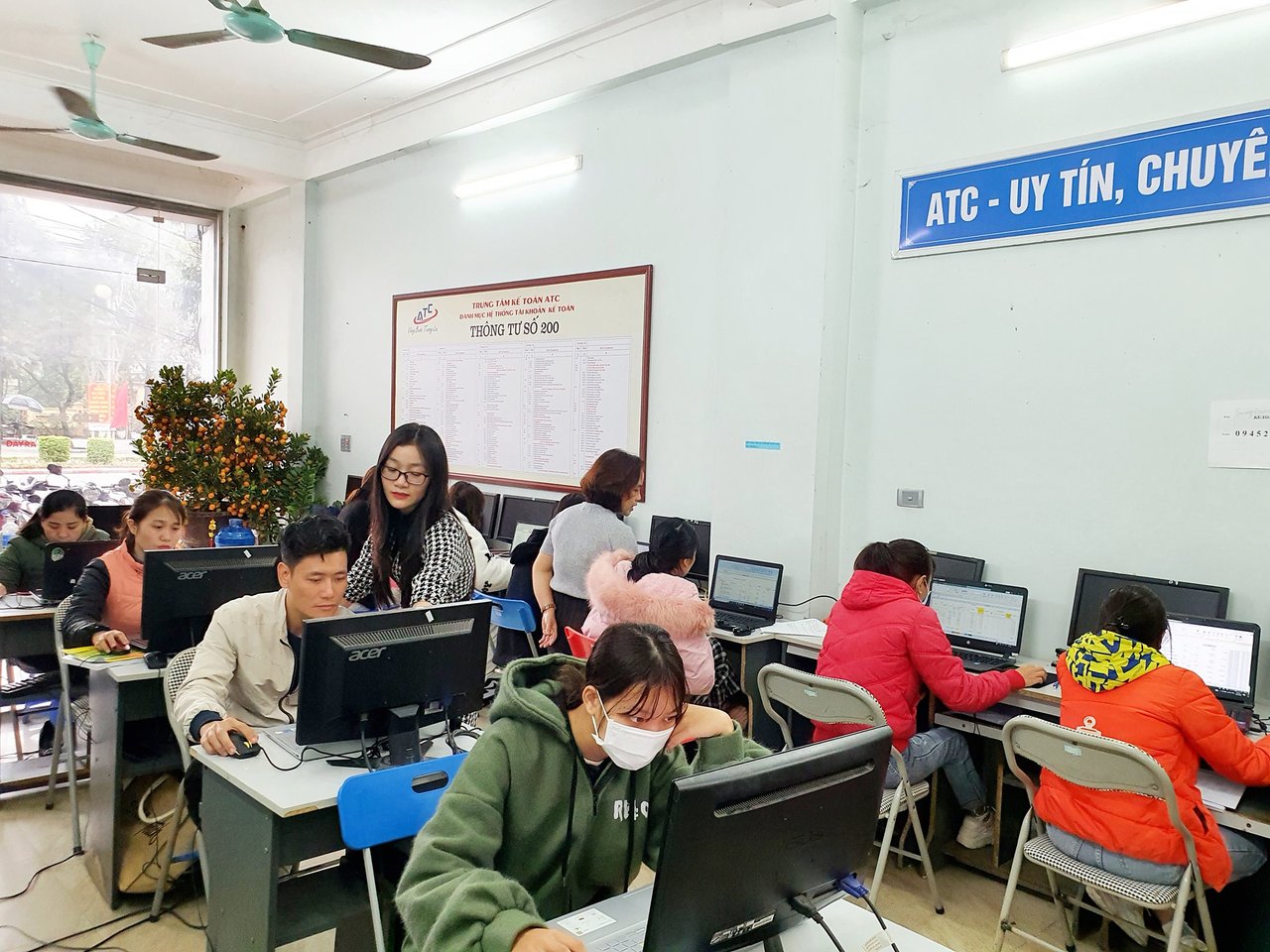 Trung tâm kế toán tại thanh hóa Những Chiến binh ATC ngày cận TẾT... Nhà bao việc, mưa gió vẫn đến học chăm chỉ ở ATCCHỈ CÓ THỂ