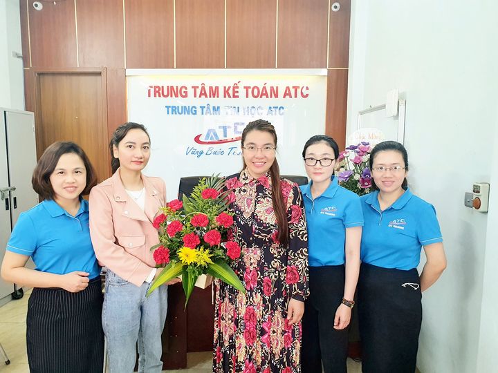 Đào tạo kế toán tại Thanh Hóa Phụ nữ sinh ra với bản tính chân yếu tay mềm nhưng không vì thế mà chúng tôi thua kém cánh mày râu.