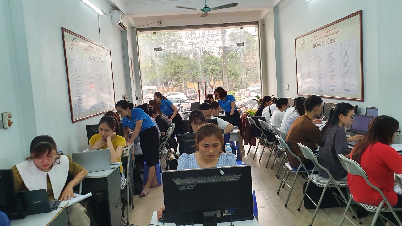 Học tin học văn phòng tại Thanh Hóa Hồi còn đi học, cứ môn nào học tốt là tôi lại  muốn đến tiết học của môn đó. Bạn có giống tôi