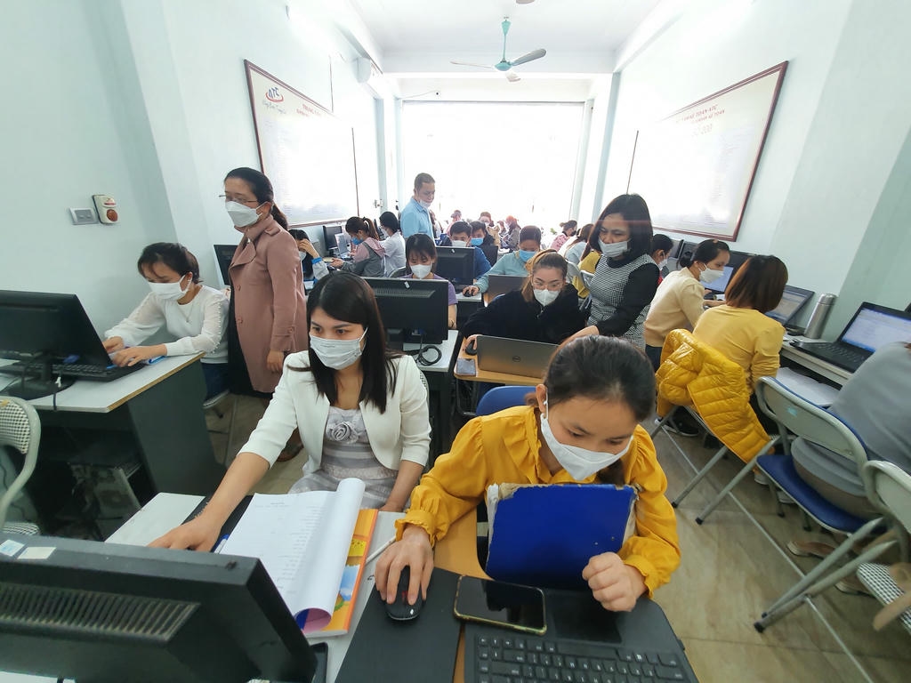 Hoc tin hoc o thanh hoa Ba điều trong đời một khi đã đi qua không thể lấy lại được đó là: Thời gian, lời nói và cơ hội.Cho nên chúng ta hãy