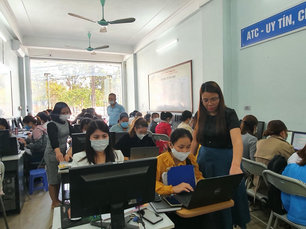 Trung tâm đào tạo tin học tại Thanh Hóa Trên con đường thành công luôn có những dấu chân của sự vấp ngã, của sự hi sinh và của những
