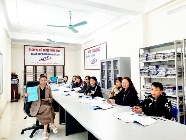Trung tâm kế toán tại thanh hóa CEO ATC: TRI THỨC KHÔNG BAO GIỜ LÀ DỄ DÀNG....Học không bao giờ dễ, nhưng không học thì chậm trễ tương lai